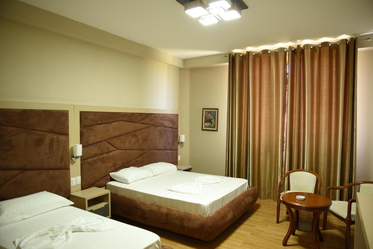 Hotell Fjortes Palace 4*