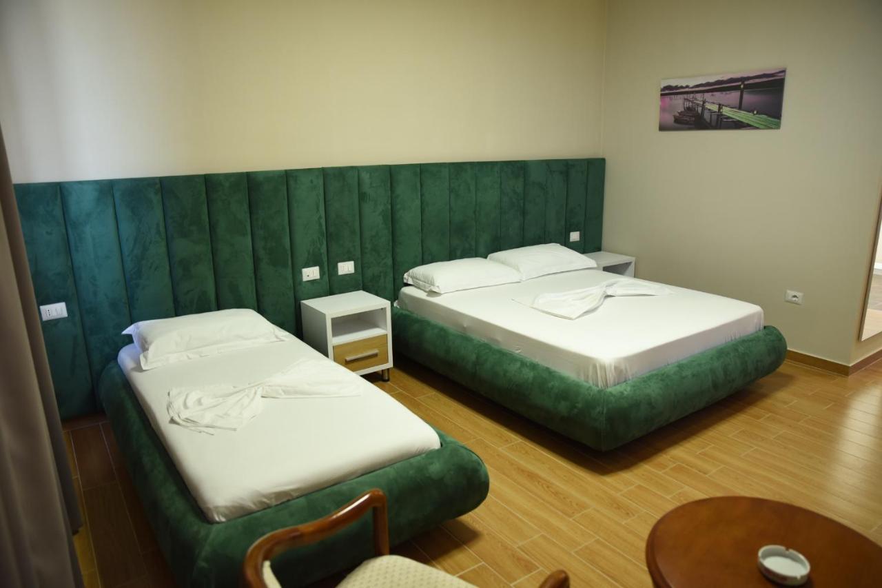 Hotell Fjortes Palace Frakull e Madhe