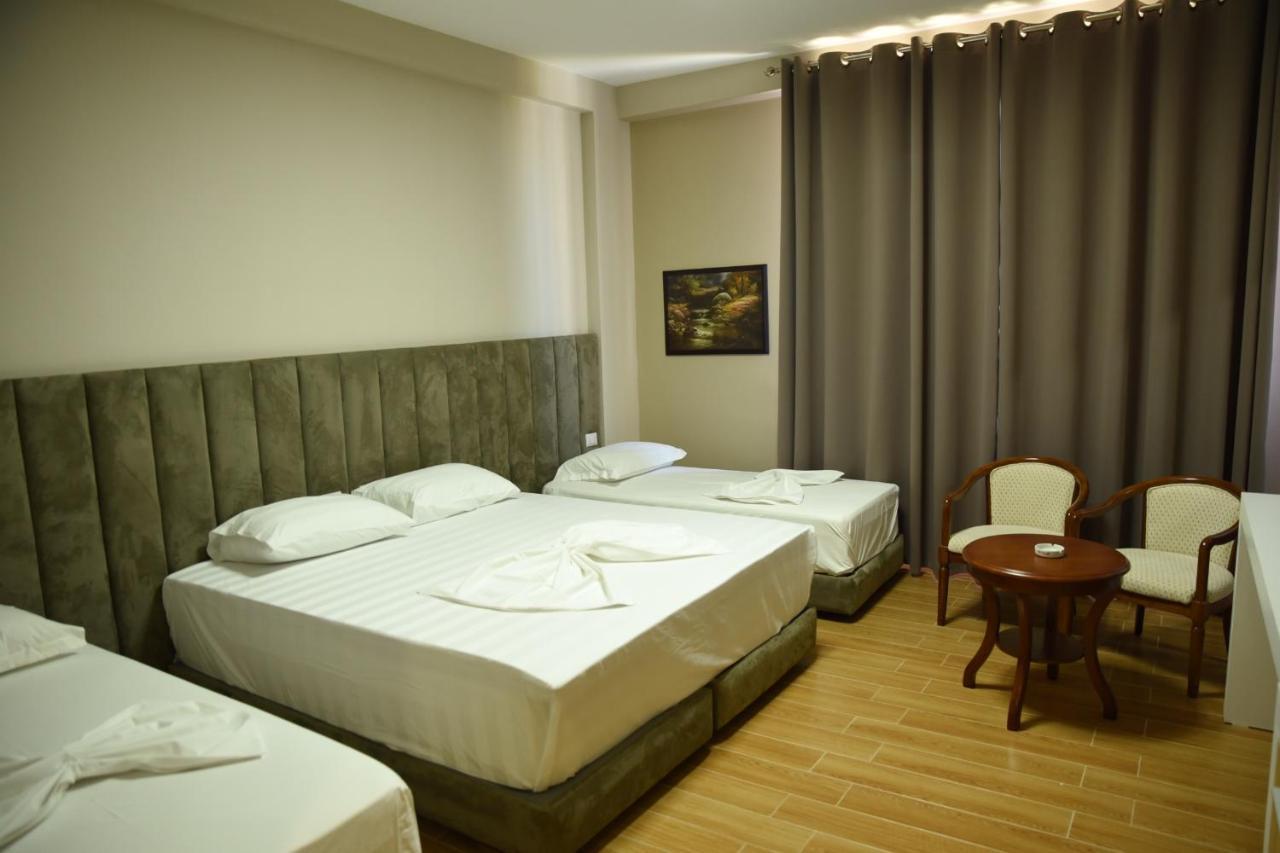 Fjortes Palace Hotell Frakull e Madhe