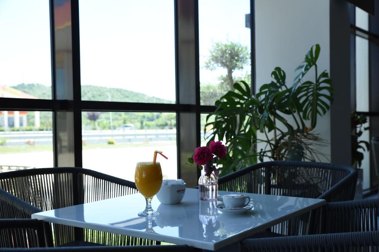 Hotell Fjortes Palace Frakull e Madhe