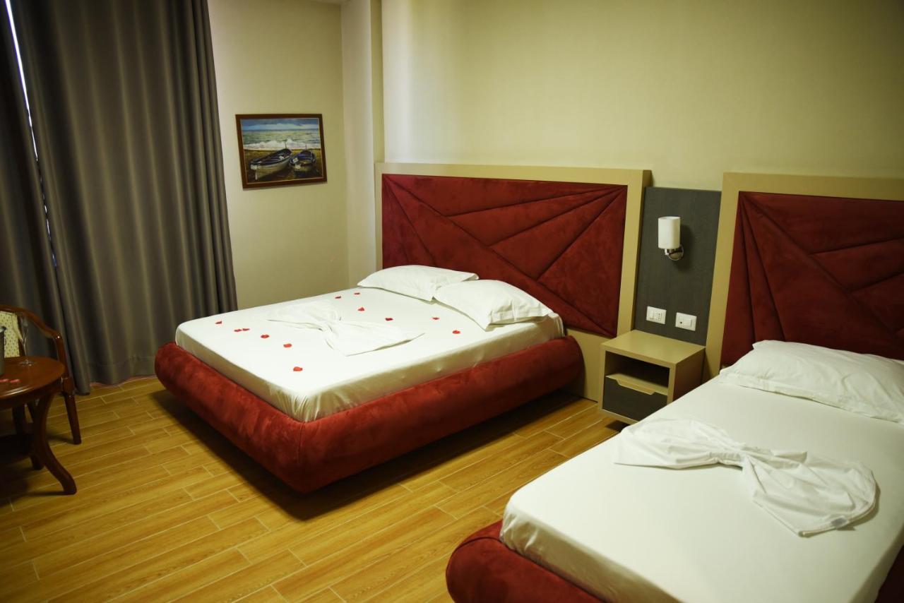 Hotell Fjortes Palace Frakull e Madhe